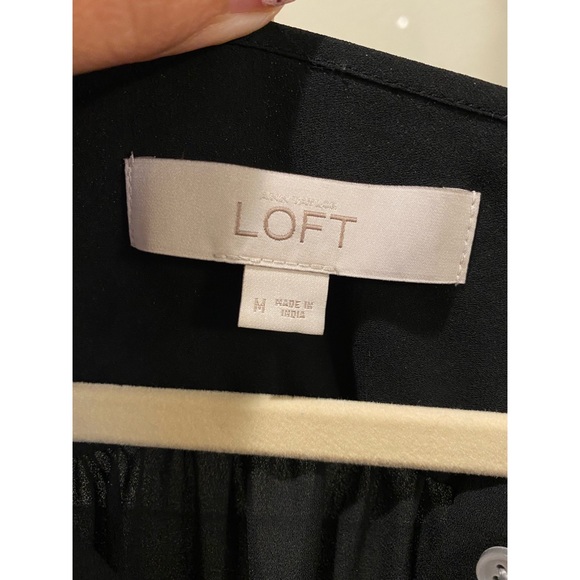 Ann Taylor LOFT black ruffle sleeveless top size medium - Picture 4 of 4